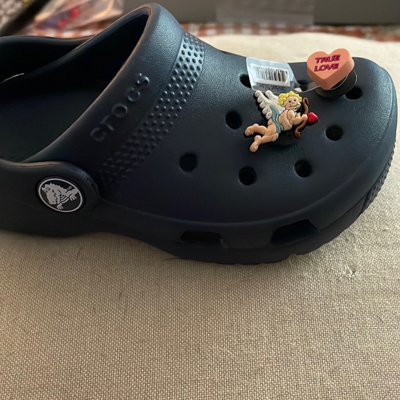 Croc Valentine’s jibbitz
Heart is kiss me and Cupid - Picture 2 of 5